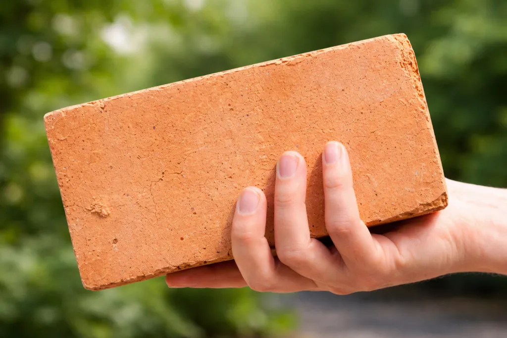 красный кирпич